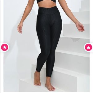 OS Black Booty by Brabants leggings.